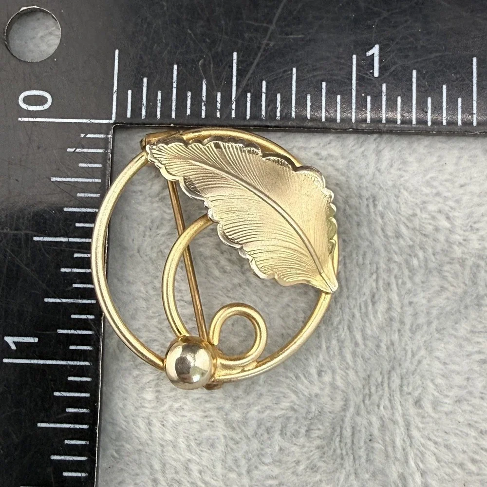 Vintage Gold Filled‎ Brooch Leaf 12K Gold Filled Signed Celart